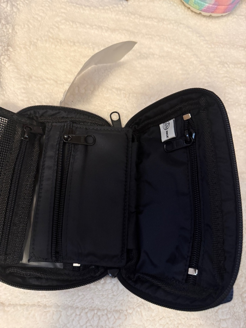 Denali Navy Travel Pouch for Men - Picture 4 of 7